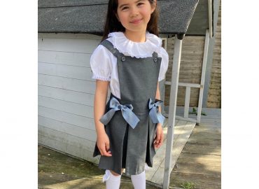 RB Ana Pleats Bow Pinny