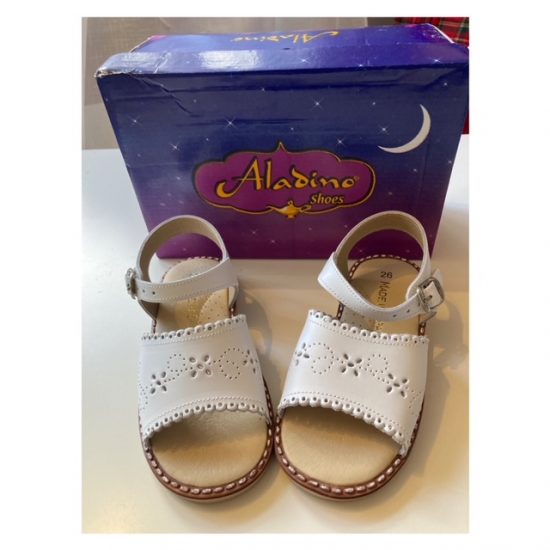White Sandals Size 26 (UK8.5)
