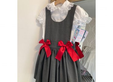RB School Ana Pinny Front Bows